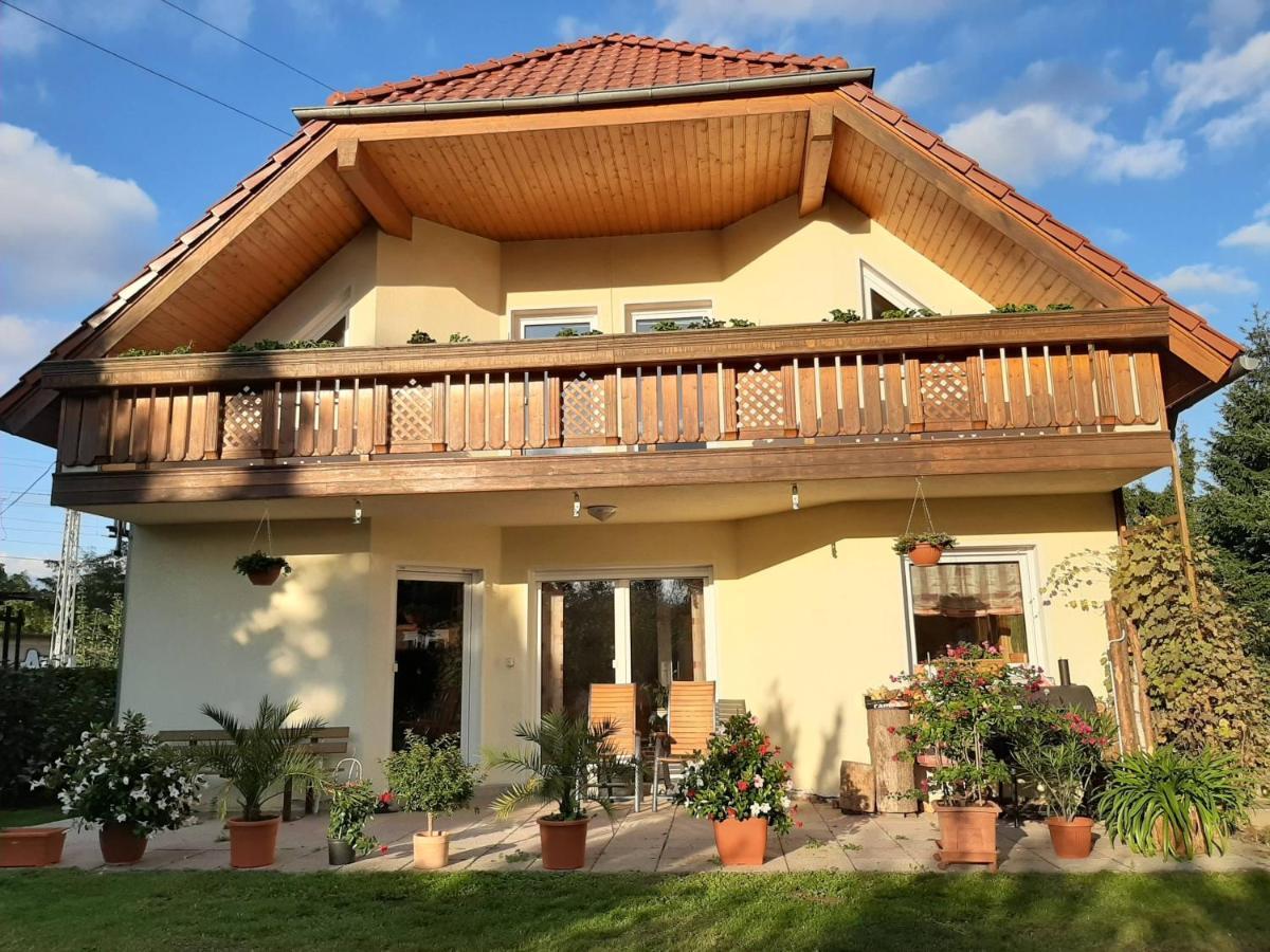 Fewo Hohen Neuendorf Bei Berlin Mit Sauna Und Fuss-Spa Luaran gambar