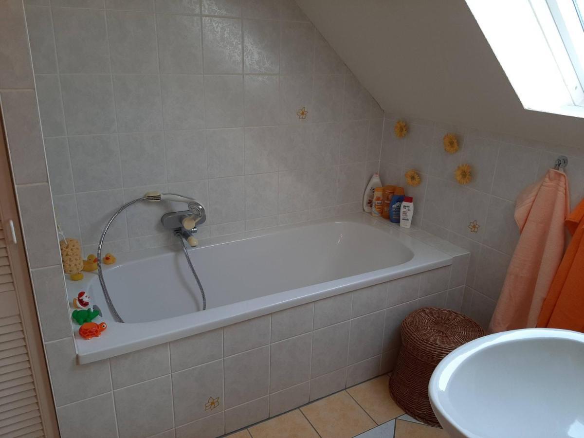 Fewo Hohen Neuendorf Bei Berlin Mit Sauna Und Fuss-Spa Luaran gambar